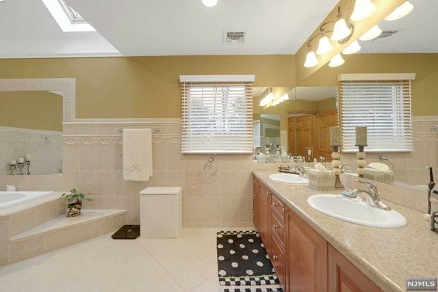 624 Alps Road, Wayne, NJ 07470