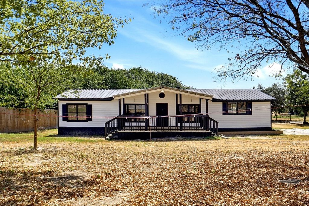276 Wonder Drive, Springtown, TX 76082 — exterior