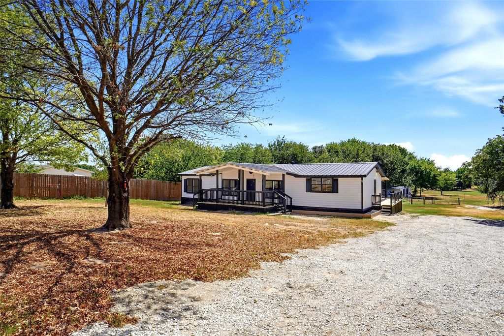 276 Wonder Drive, Springtown, TX 76082 — photo 2
