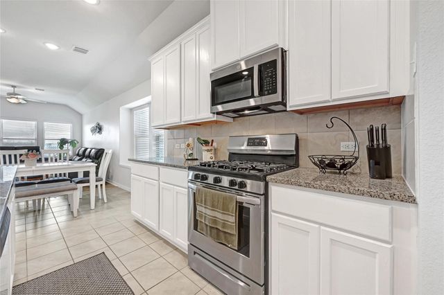 562 Long Beach Bay Dr, Katy, TX 77493
