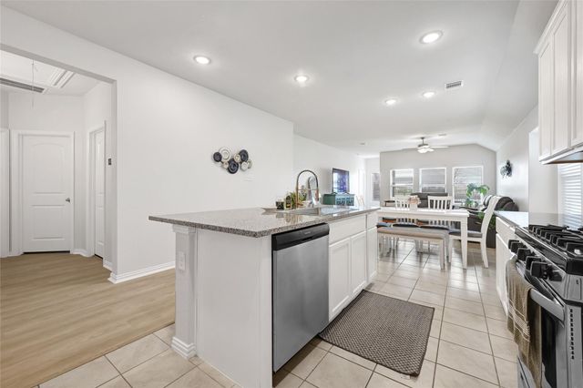 562 Long Beach Bay Dr, Katy, TX 77493