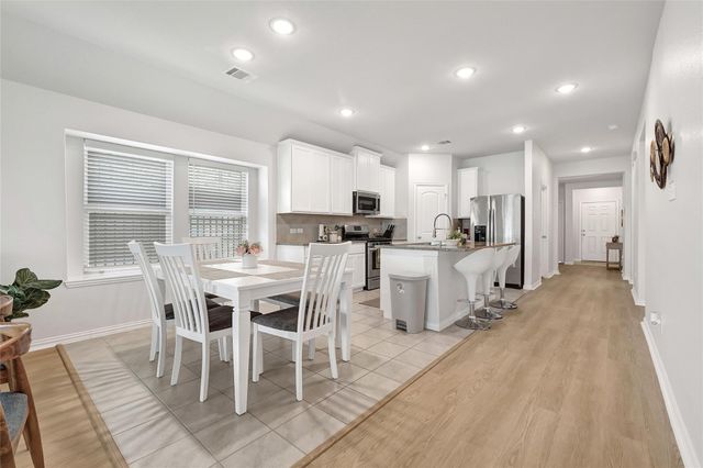562 Long Beach Bay Dr, Katy, TX 77493