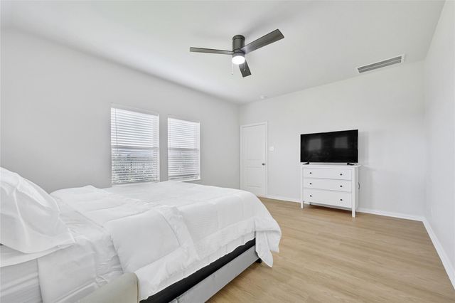 562 Long Beach Bay Dr, Katy, TX 77493