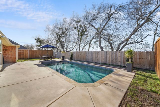 3233 Clear Springs Drive, Forney, TX 75126