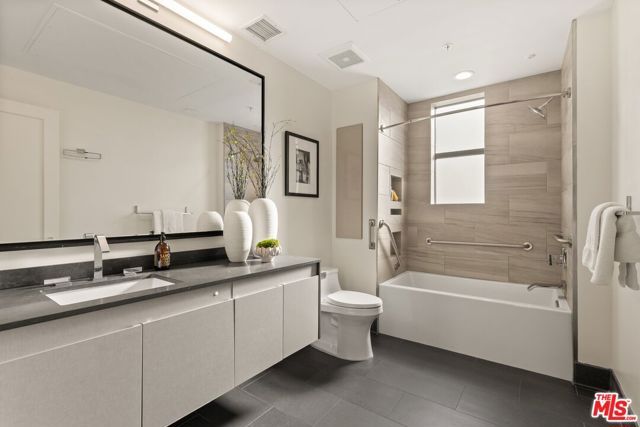 2300 Wilshire Boulevard 219, Santa Monica, CA 90403
