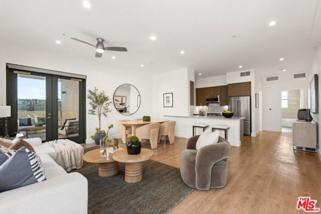 2300 Wilshire Boulevard 219, Santa Monica, CA 90403