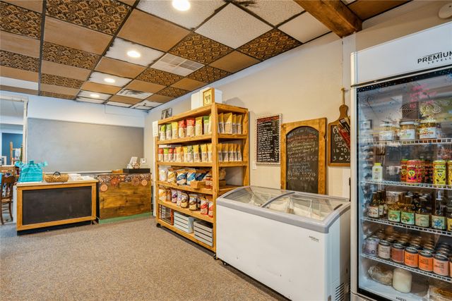 110 W Court Avenue, Winterset, IA 50273