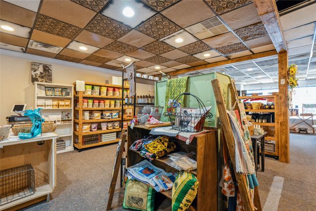 110 W Court Avenue, Winterset, IA 50273