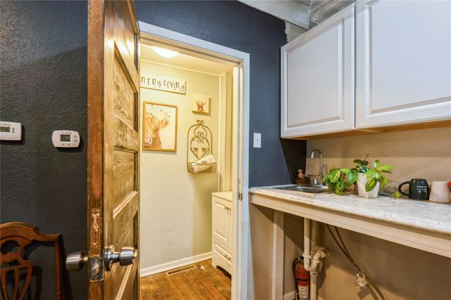 110 W Court Avenue, Winterset, IA 50273