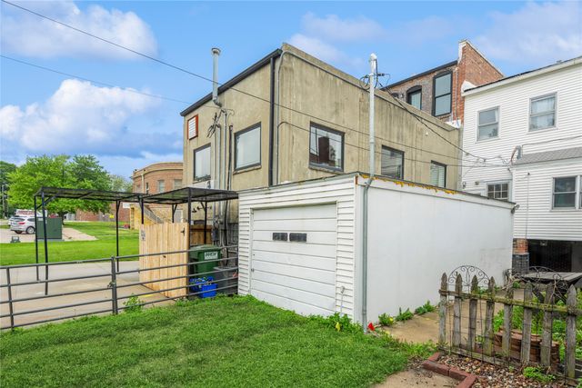 110 W Court Avenue, Winterset, IA 50273