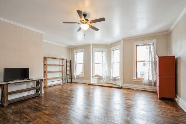 110 W Court Avenue, Winterset, IA 50273