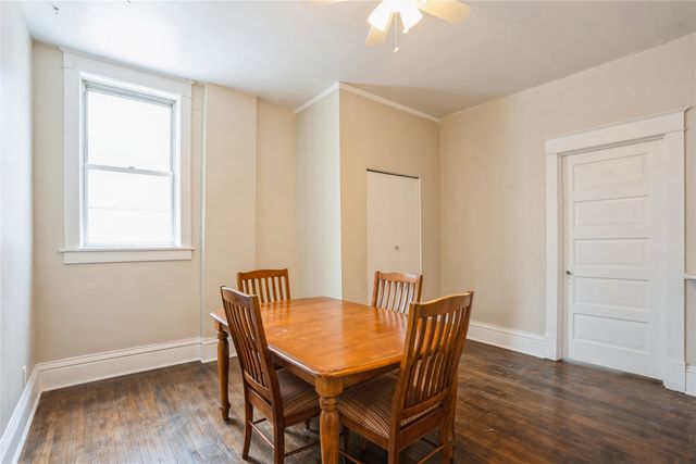 110 W Court Avenue, Winterset, IA 50273