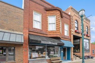 110 W Court Avenue, Winterset, IA 50273