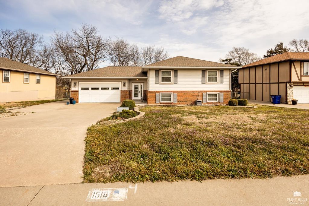 1518 Holly Lane, Junction City, KS 66441