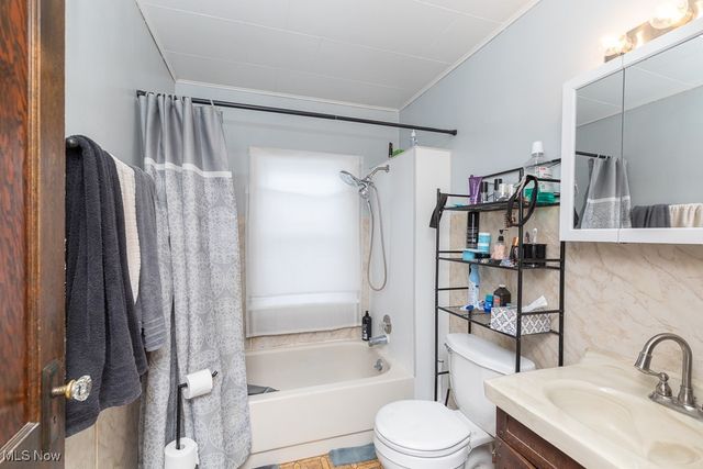 4572 W 149th Street, Cleveland, OH 44135