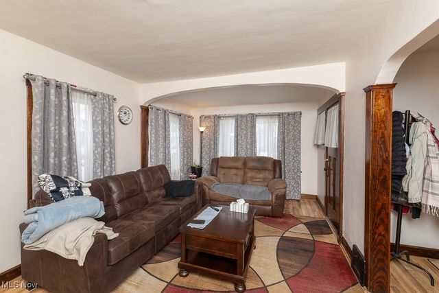 4572 W 149th Street, Cleveland, OH 44135