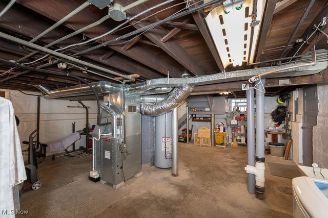 4572 W 149th Street, Cleveland, OH 44135