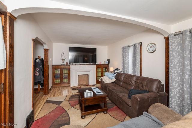 4572 W 149th Street, Cleveland, OH 44135