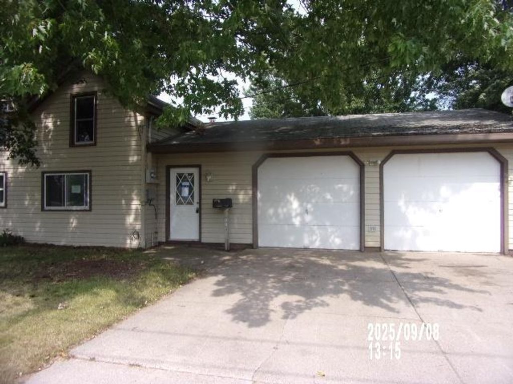 113 4th Street SW, Melrose, MN 56352