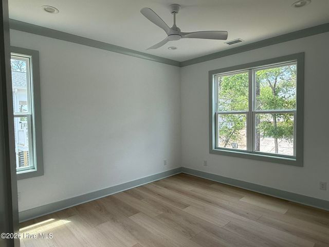 98 SE 43rd Street, Oak Island, NC 28465