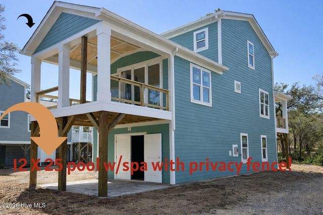 98 SE 43rd Street, Oak Island, NC 28465