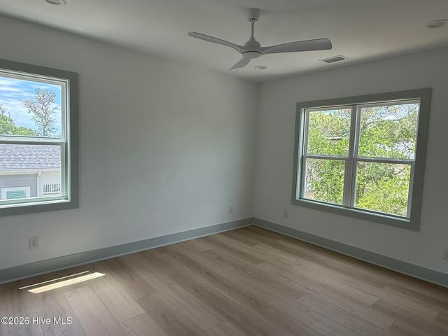 98 SE 43rd Street, Oak Island, NC 28465