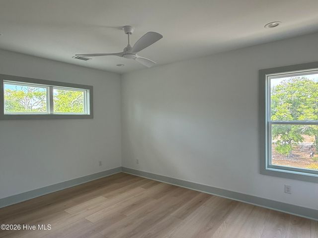 98 SE 43rd Street, Oak Island, NC 28465