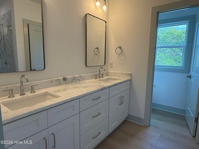 98 SE 43rd Street, Oak Island, NC 28465