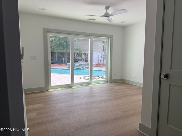 98 SE 43rd Street, Oak Island, NC 28465