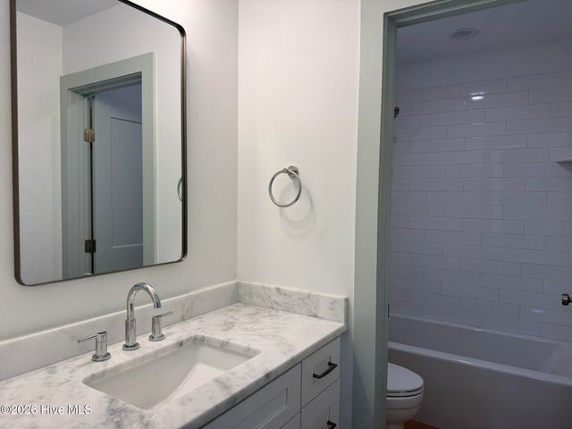 98 SE 43rd Street, Oak Island, NC 28465