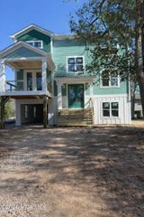 98 SE 43rd Street, Oak Island, NC 28465