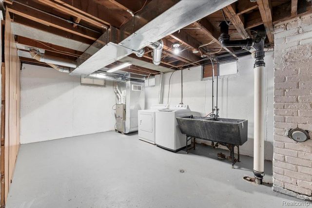 2960 Bailey Avenue, Lincoln Park, MI 48146