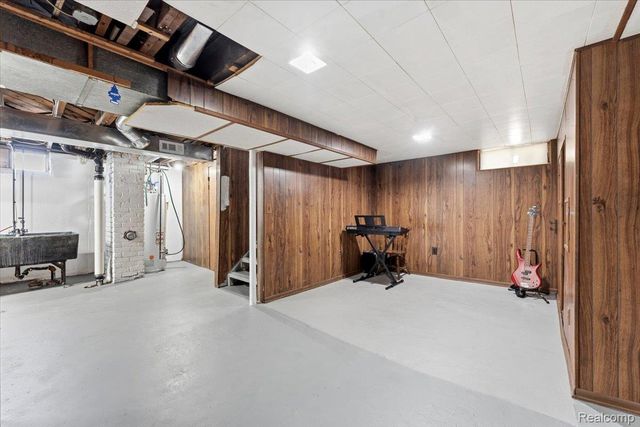 2960 Bailey Avenue, Lincoln Park, MI 48146