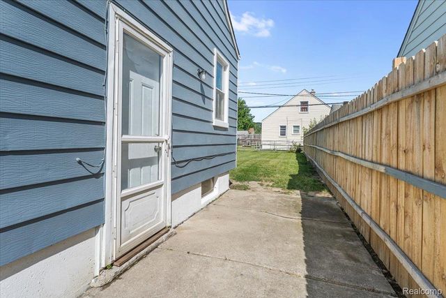 2960 Bailey Avenue, Lincoln Park, MI 48146