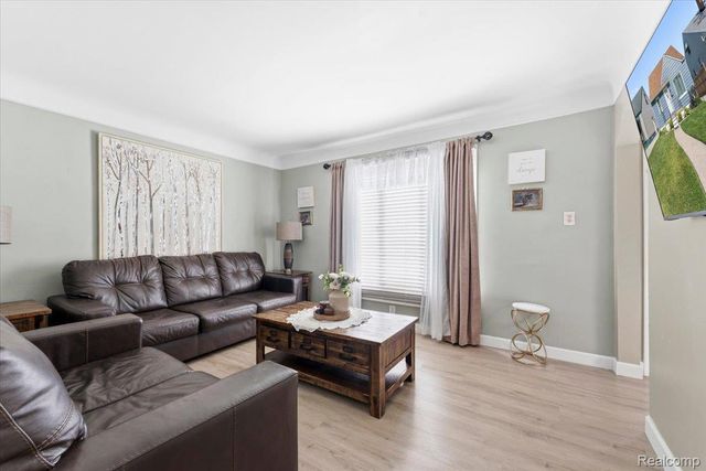 2960 Bailey Avenue, Lincoln Park, MI 48146