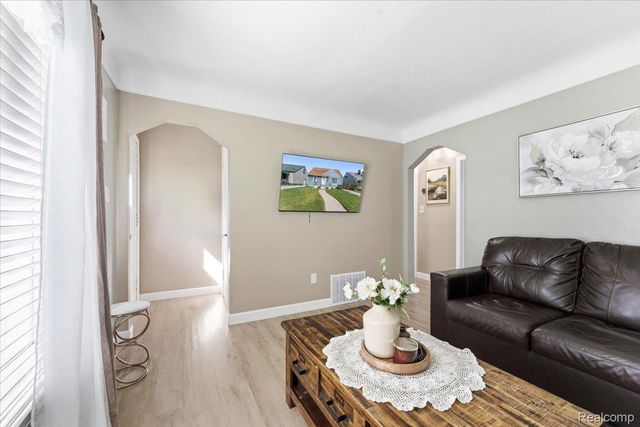 2960 Bailey Avenue, Lincoln Park, MI 48146