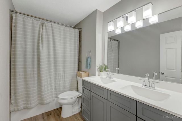 8187 Woodward Drive, West Chester, OH 45069