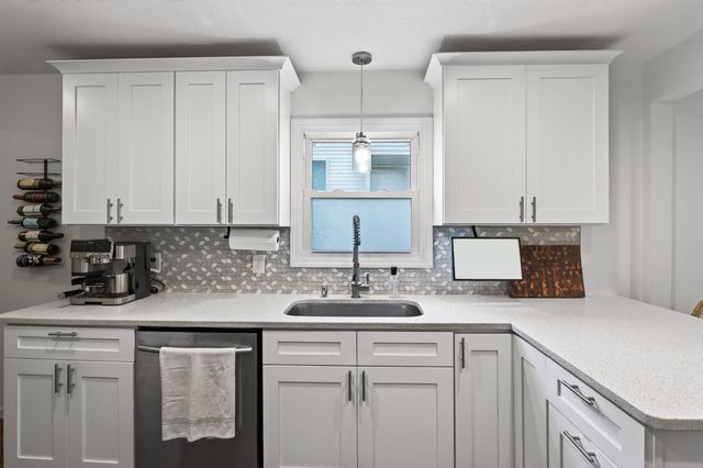 2733 Louisiana Avenue S, Saint Louis Park, MN 55426