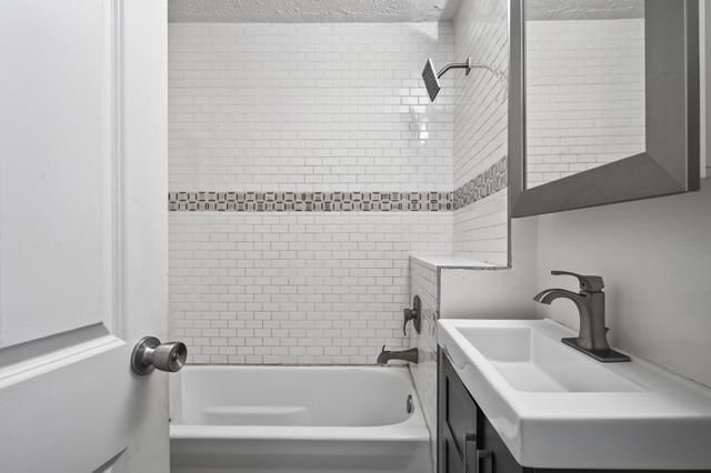 2733 Louisiana Avenue S, Saint Louis Park, MN 55426