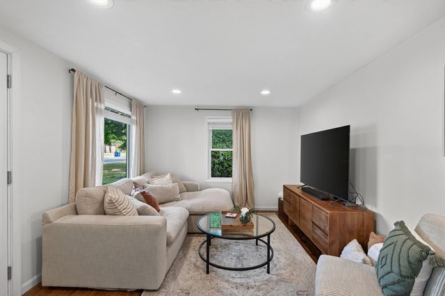 2733 Louisiana Avenue S, Saint Louis Park, MN 55426