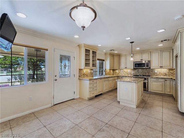 3181 Bel Air Drive, Las Vegas, NV 89109