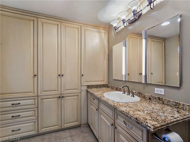 3181 Bel Air Drive, Las Vegas, NV 89109