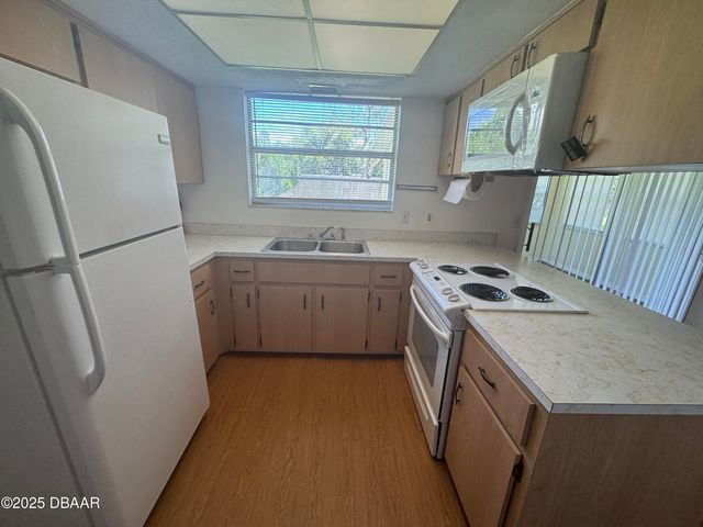 2411 Kenilworth Avenue, South Daytona, FL 32119