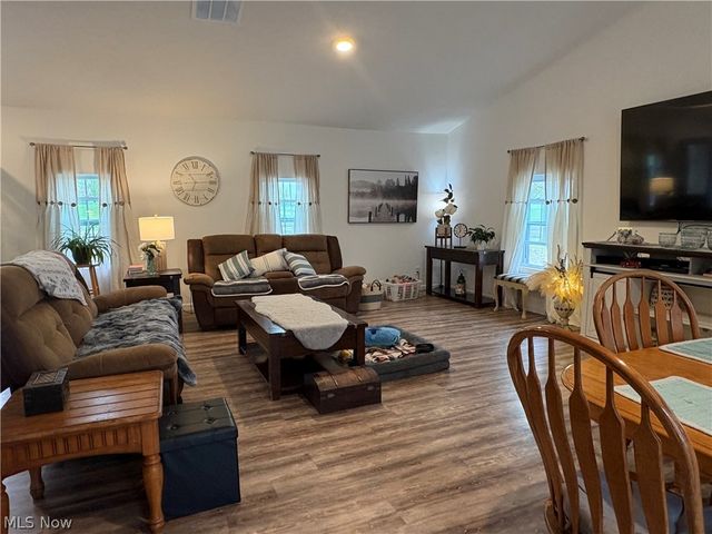 44017 State Route 162, Wellington, OH 44090