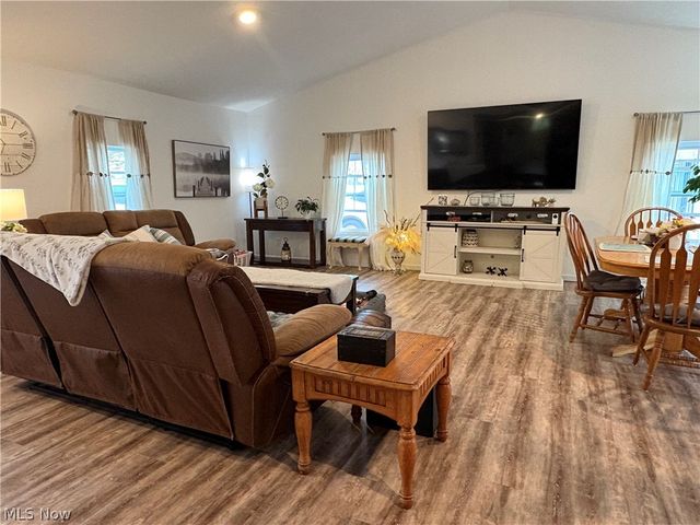 44017 State Route 162, Wellington, OH 44090