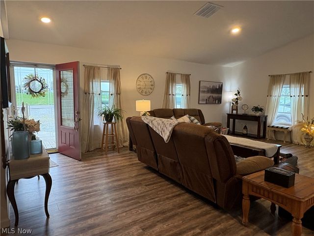 44017 State Route 162, Wellington, OH 44090