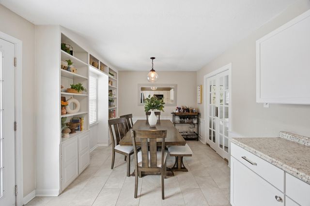 216 Paddock Drive, Versailles, KY 40383