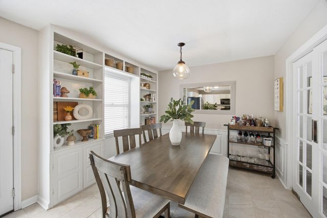 216 Paddock Drive, Versailles, KY 40383