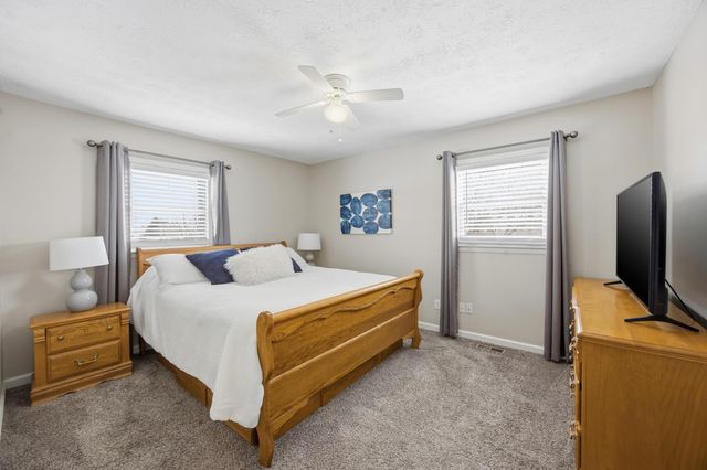 216 Paddock Drive, Versailles, KY 40383