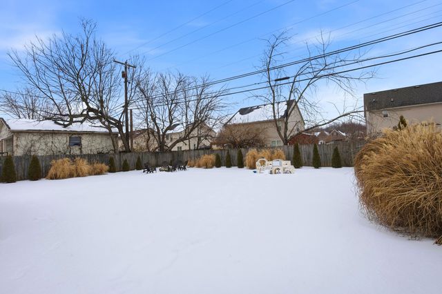 216 Paddock Drive, Versailles, KY 40383